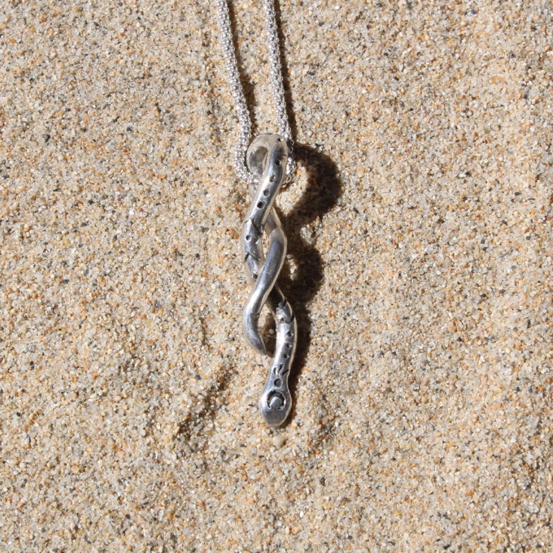 Colgante Serpiente Tribu