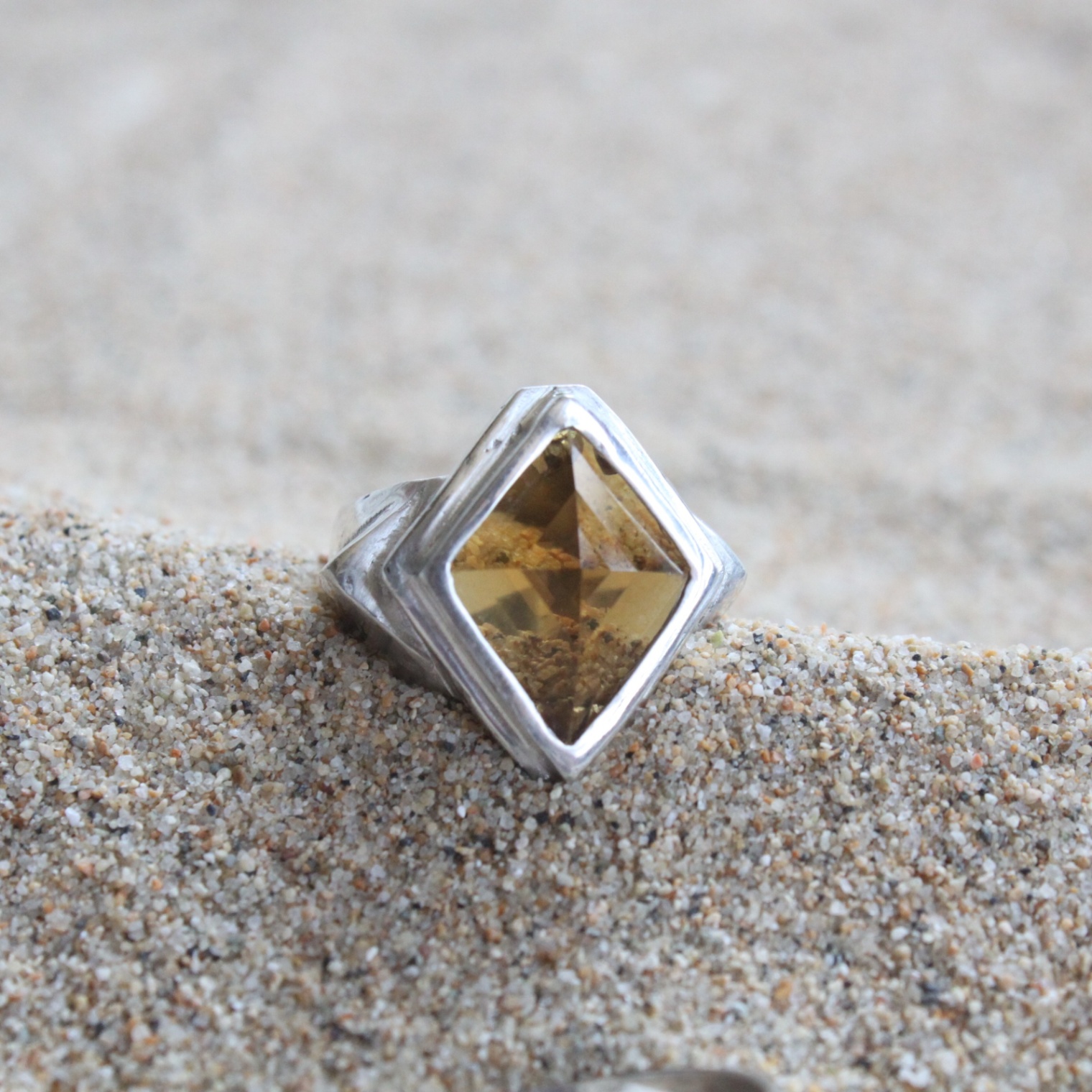 Anillo Nómada Citrino